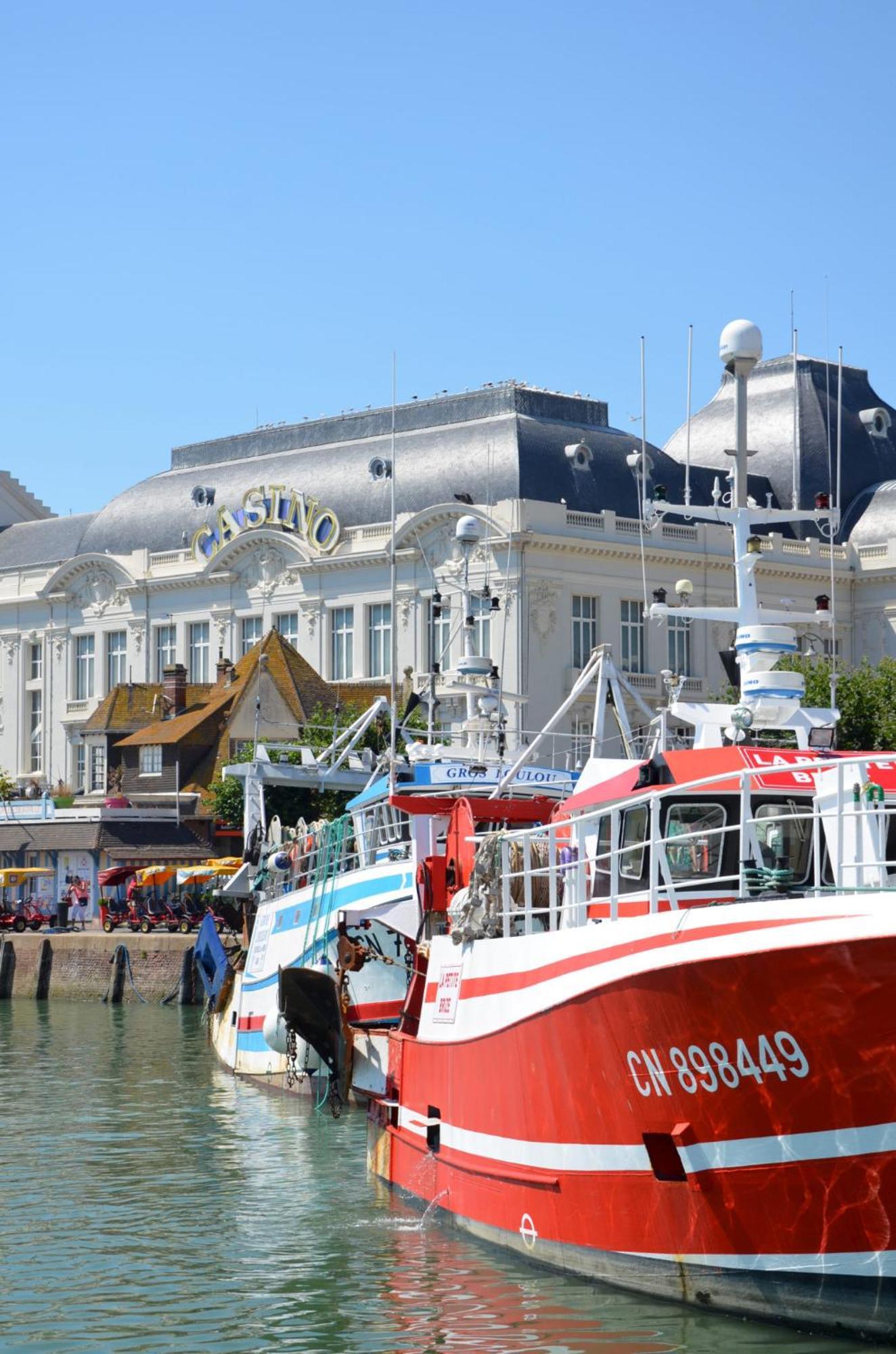 Hotel Le Trouville Exterior photo